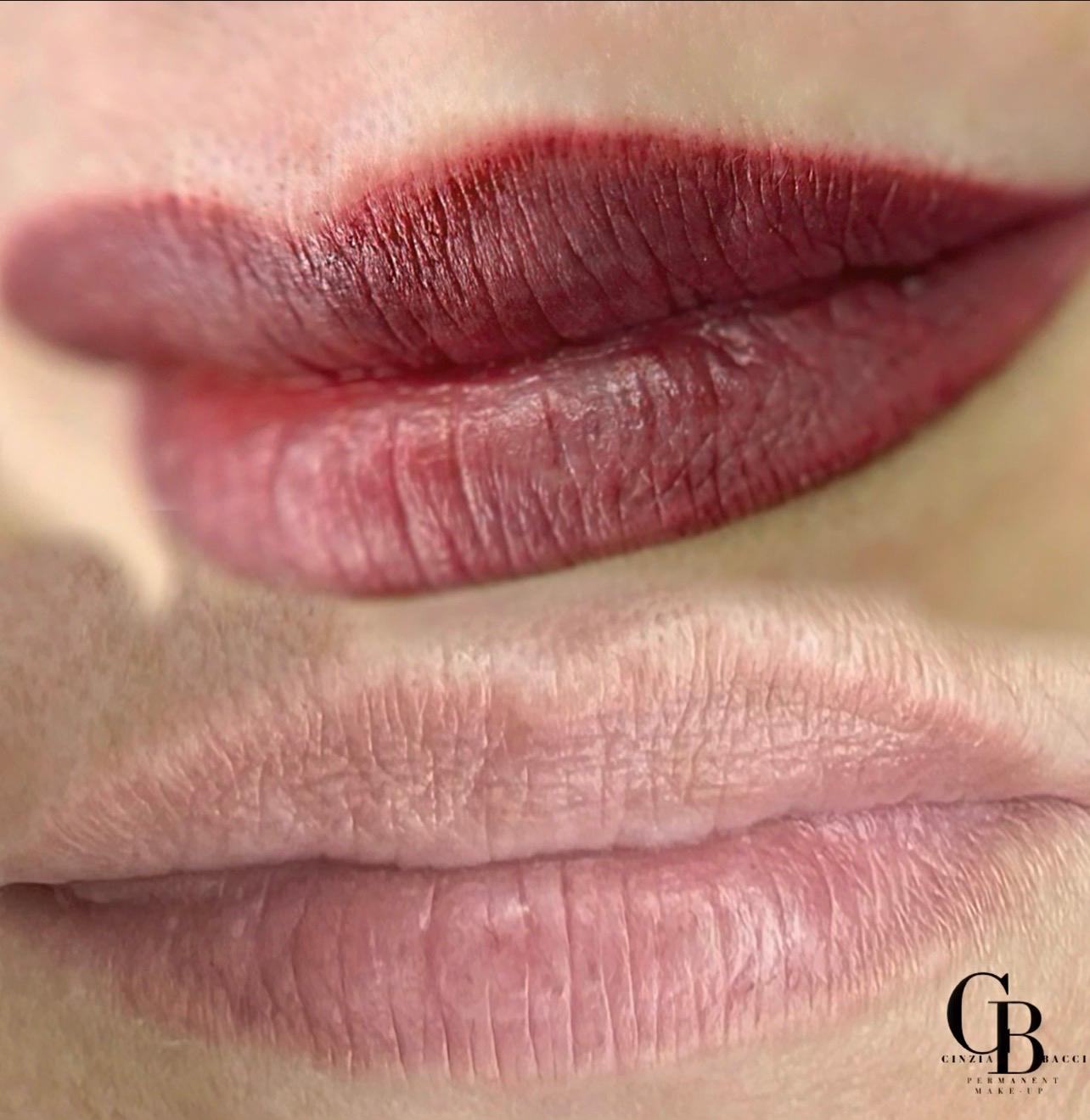 Trattamento labbra trucco semipermanente